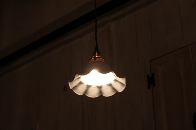 【LED電球対応】1灯 ペンダントランプ アンティーク調 シェード ホーロー ウェーブ ホワイト 引っ掛けシーリング 取り付け簡単 キッチン 玄関 室内 - 6