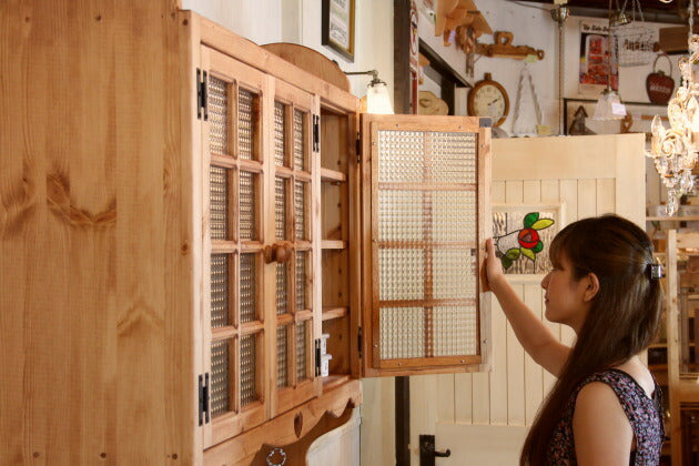 カップボード 幅120 カントリー 家具 日本製 手作り 木 木製 北欧 無垢 パイン材 チェリー ナチュラル ホワイト 白 おしゃれ かわいい 食器棚 収納 ガラス ドア インテリア キッチン 棚  - 10
